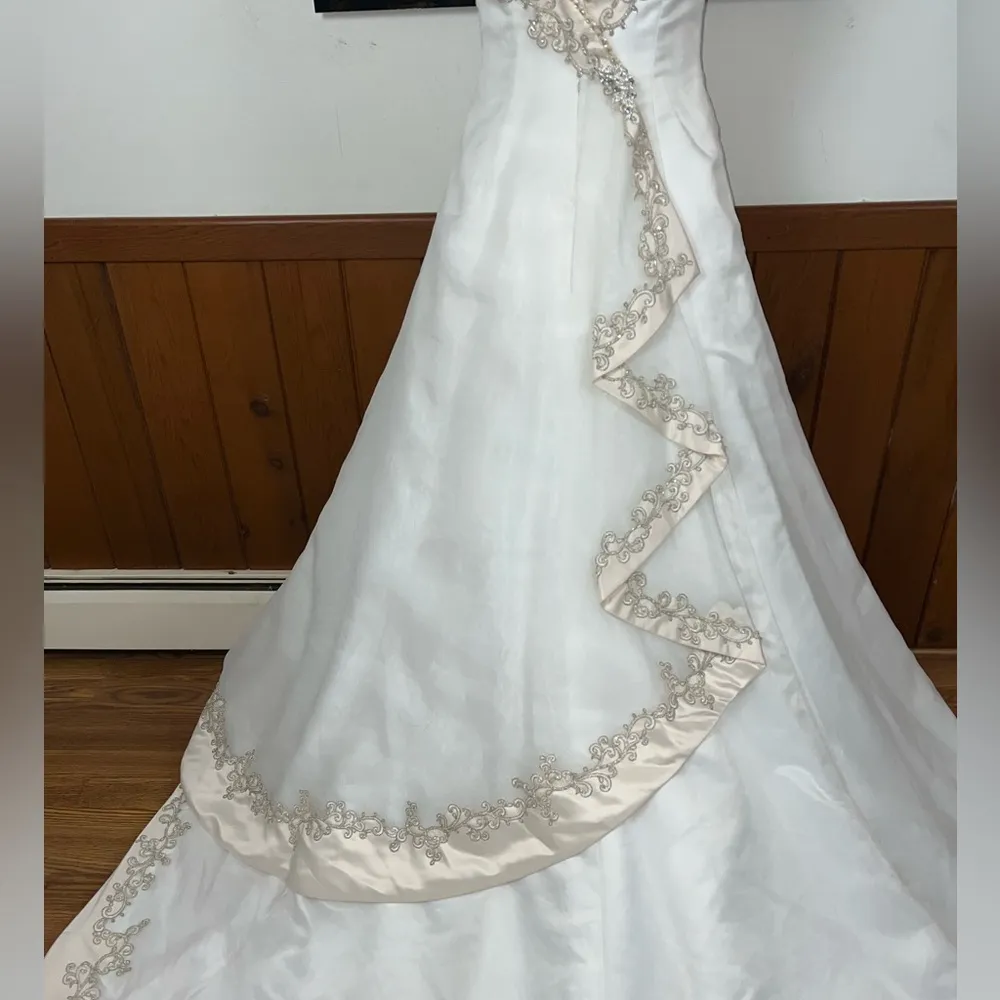 Gorgeous Vintage Y2K Mon Cheri Two Tone Organza Wedding Gown! - Image 6