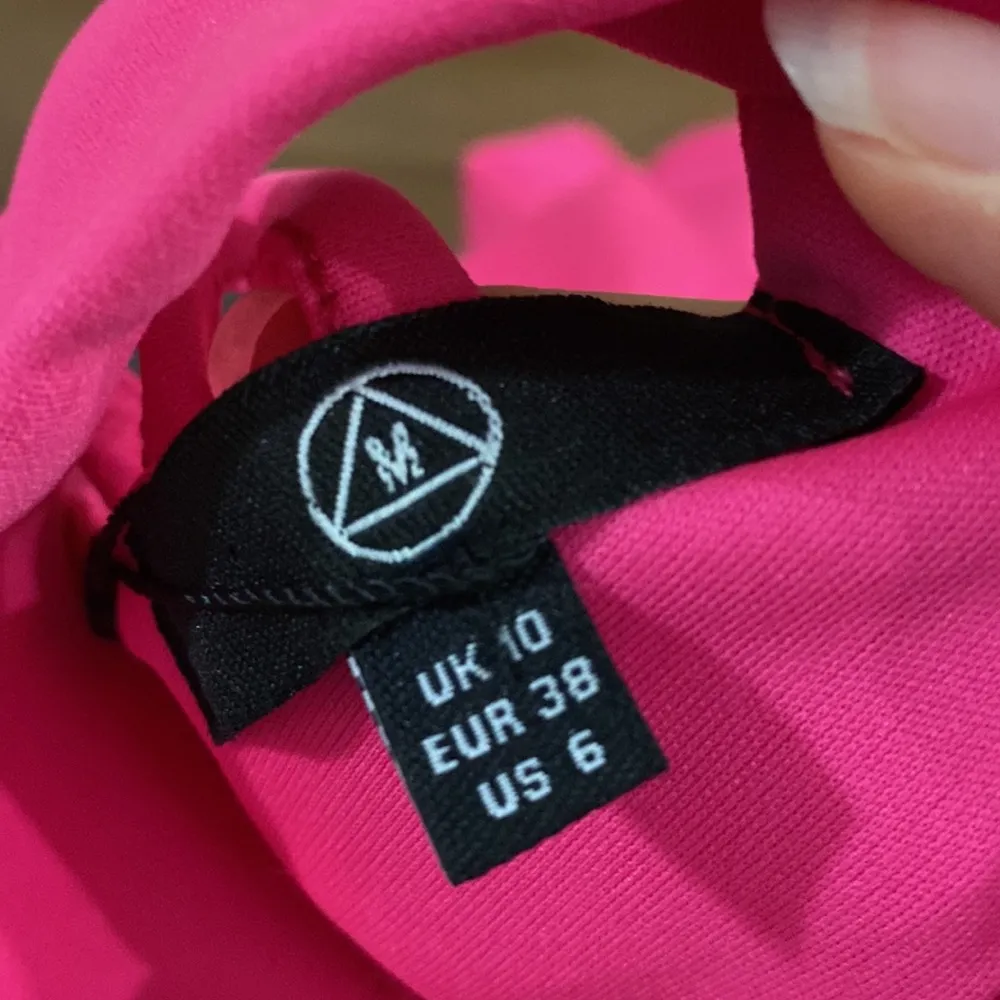 Missguided hot pink bodycon halter neck strappy club mini dress size 6 - Image 10