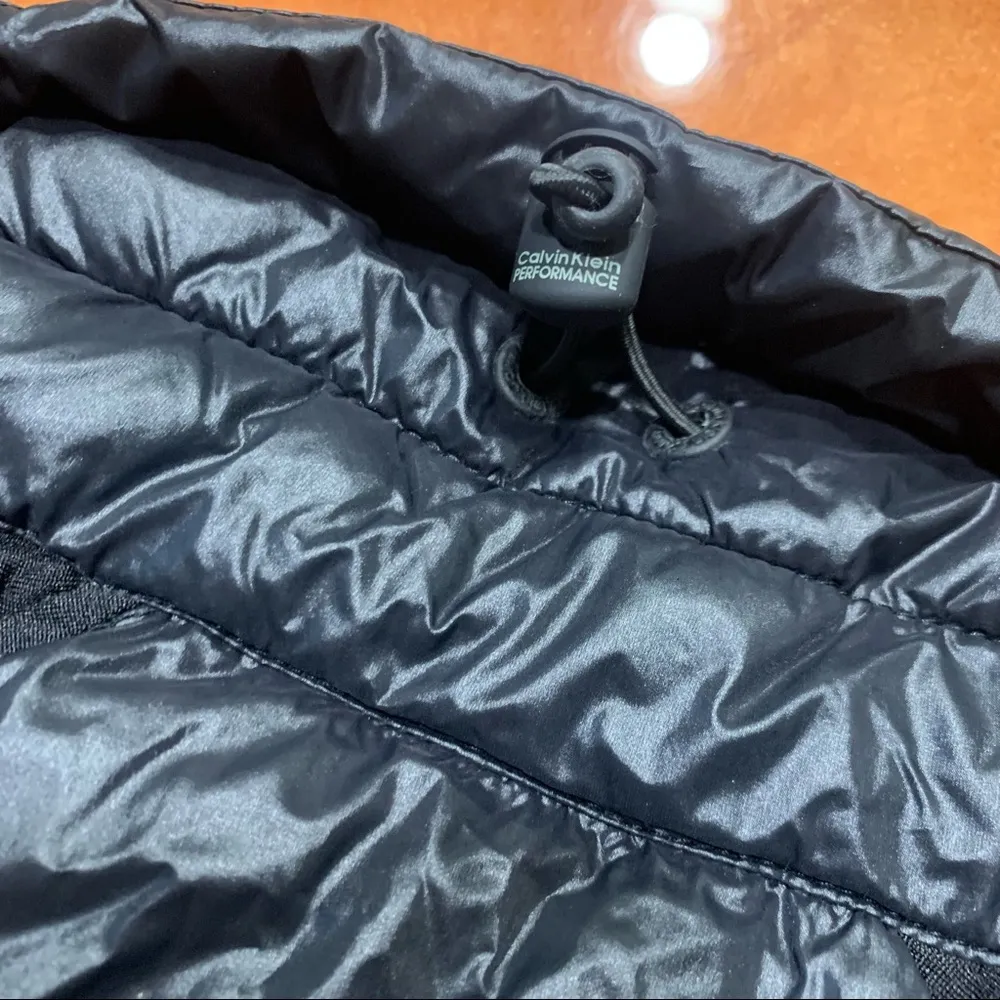 Calvin Klein  Black Down Performance puffer Jacket small - Image 7
