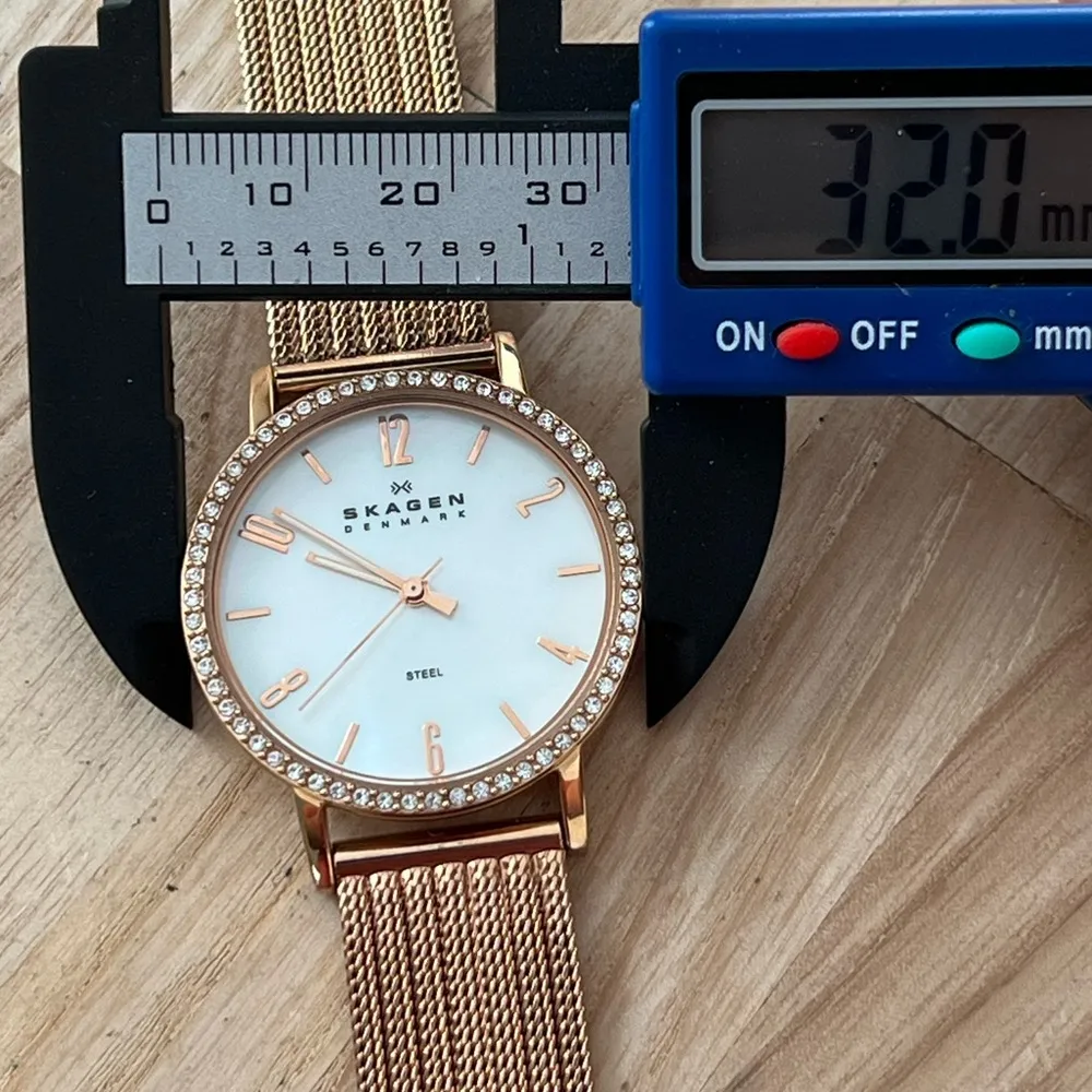 Skagen Steel Ladies Watch Crystals Rose Gold Tone Mesh Bracelet Pearl Dial - Image 11