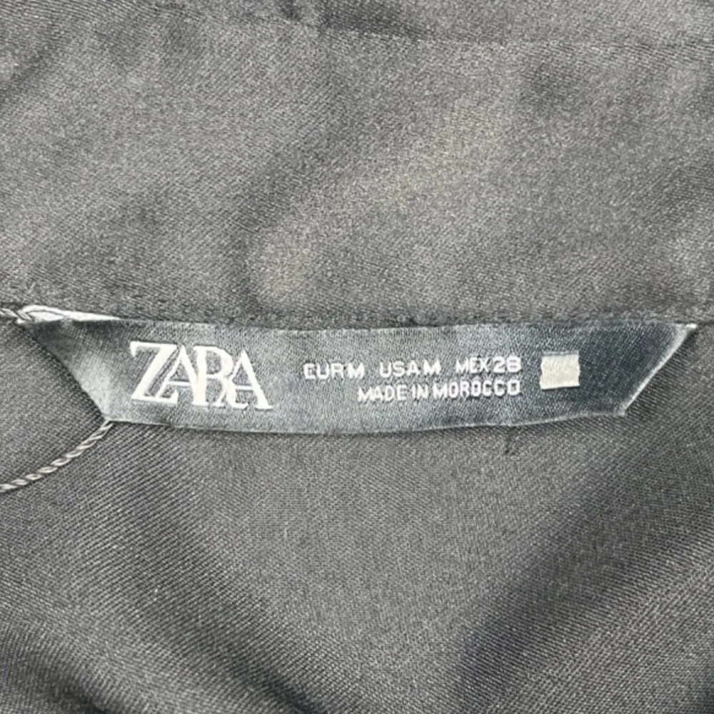 Zara Women's Black Oversized Shirt/Hidden Button Up Sz M SKU 4208 - Image 4