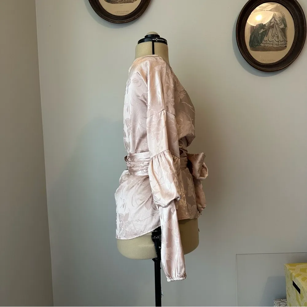 Pink jacquard satin wrap blouse - Wayf - Image 4