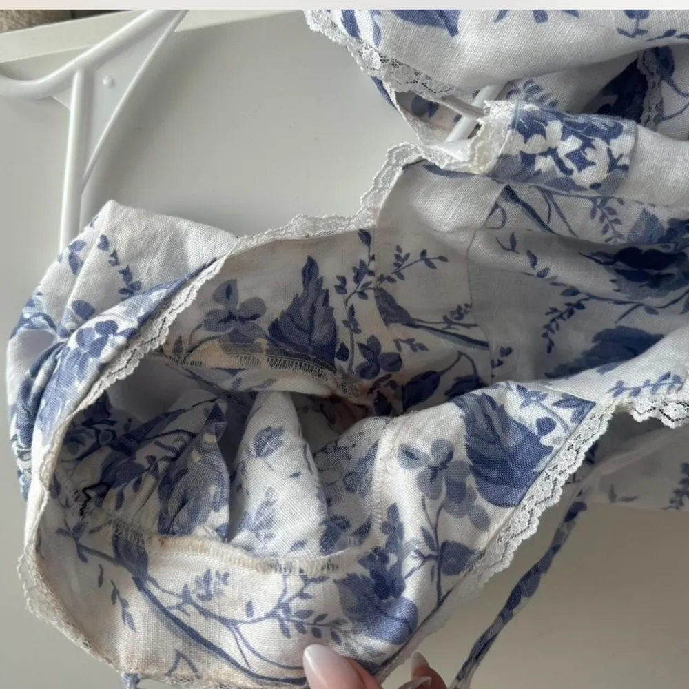 Reformation Evianna Mini Dress
Size 10 
Floral lace detail short sleeve - Image 6