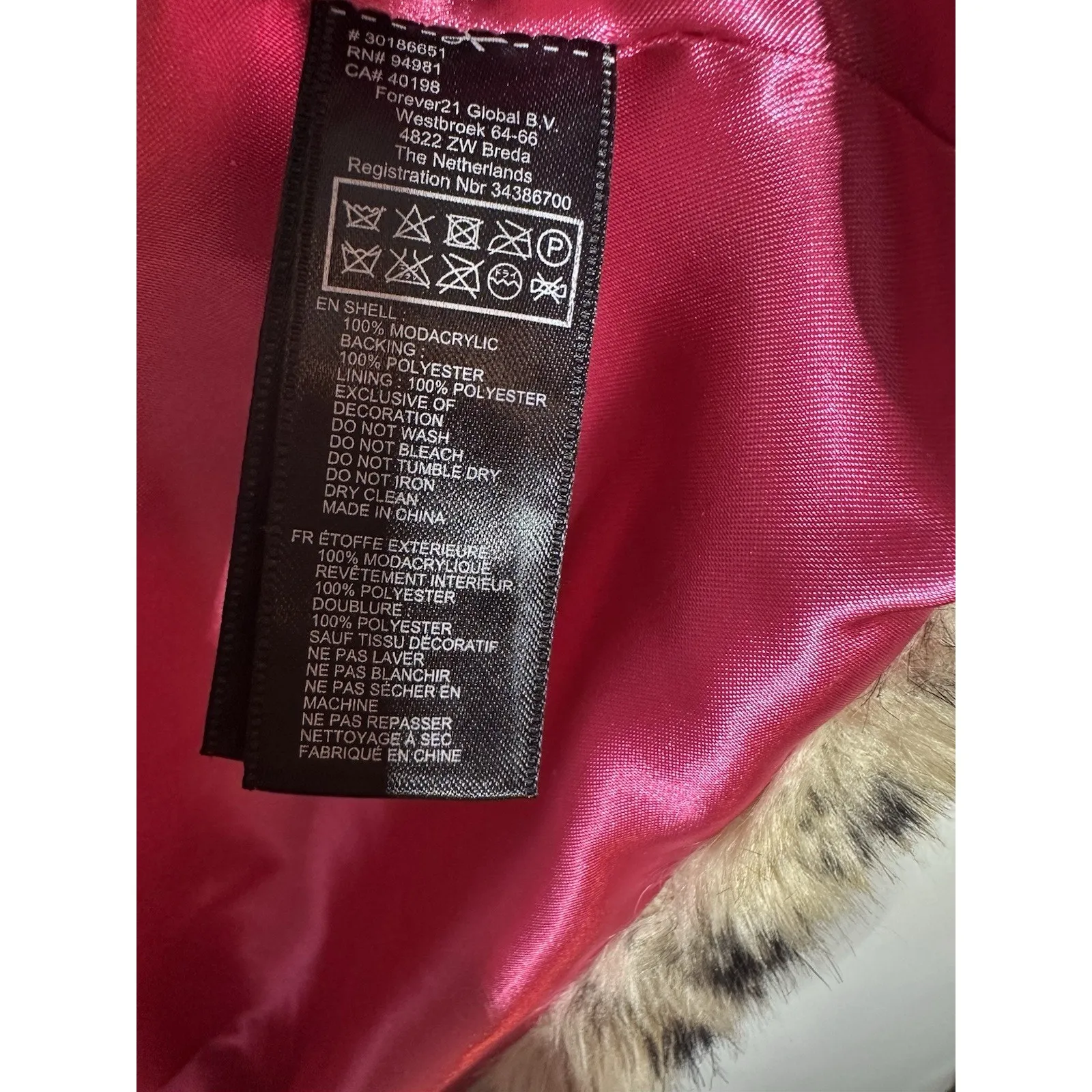 Forever 21 Faux Fur Vest Animal Leopard W/ Hot Pink Lining Hook Close Sz. Small - Image 4