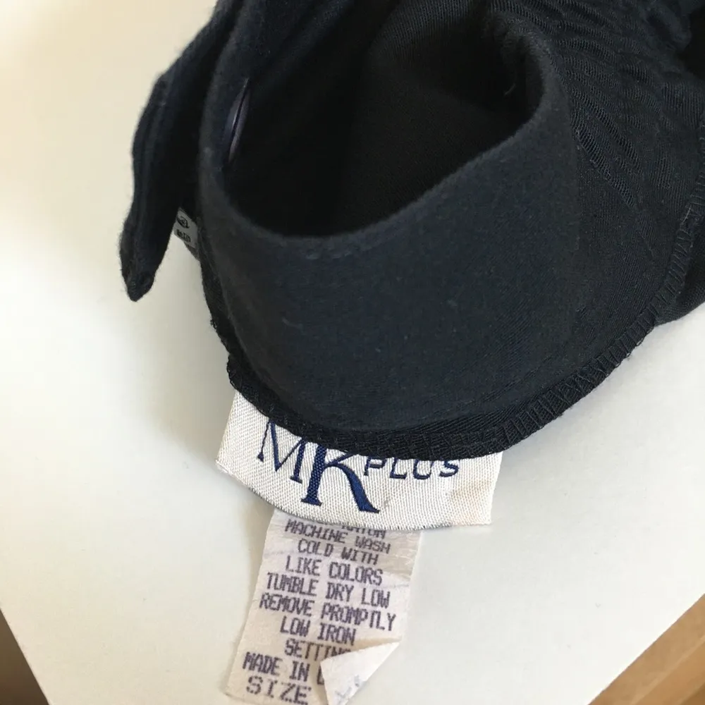 FINAL MARKDOWN LADIES’ Classic MK Plus Black Skirt (3X) - Image 6