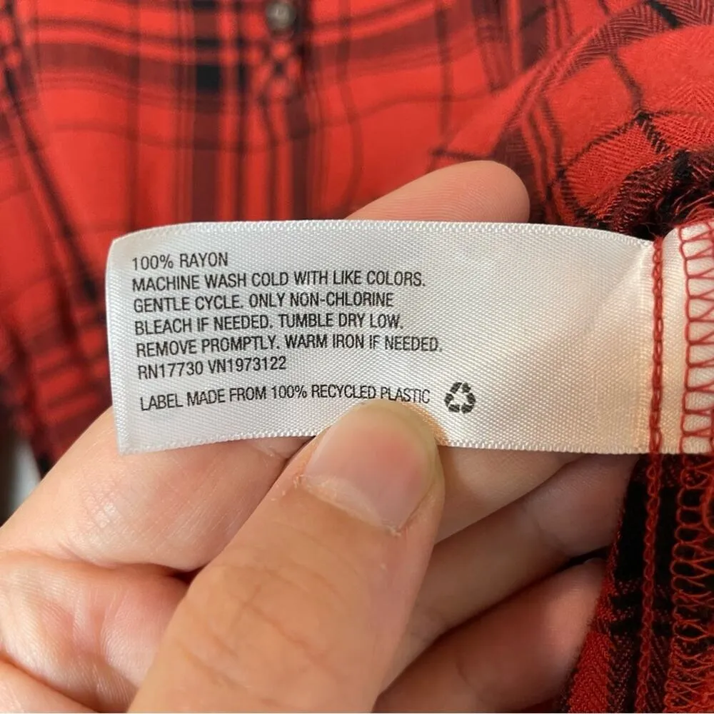 UNIVERSAL THREAD Burnt Orange & Black Plaid 1/4 Button Down Shirt Size M - Image 6