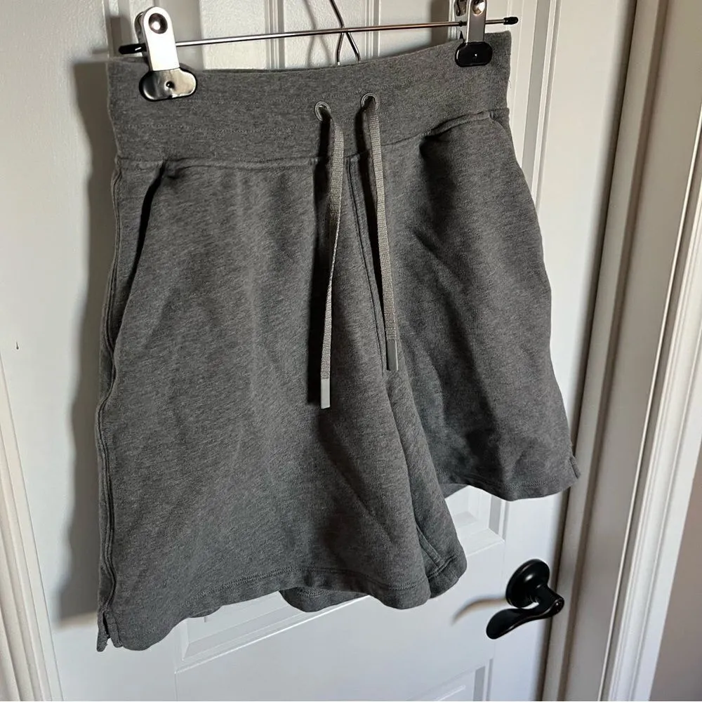 Lululemon All Yours High Rise Short *7"
Heathered Core Medium Grey - Image 6