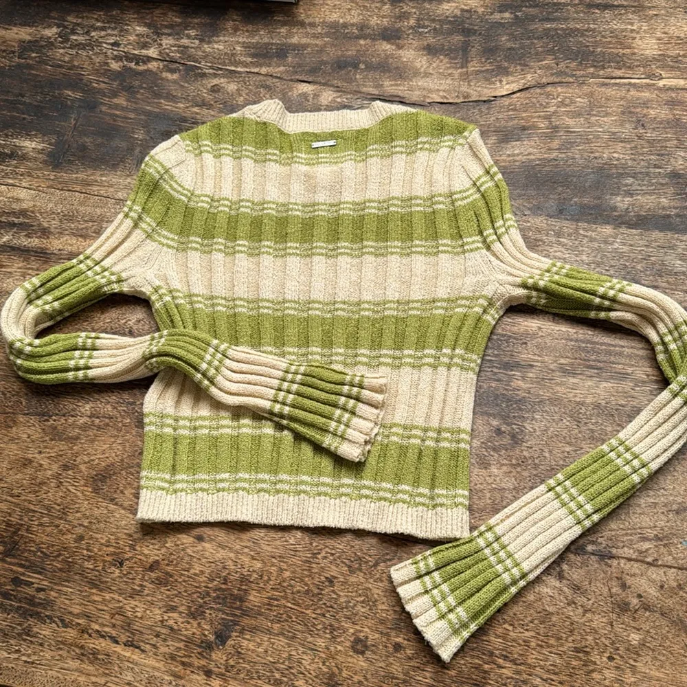 Billabong Clare green and Beige Knit Top sweater crop Size small - Image 3