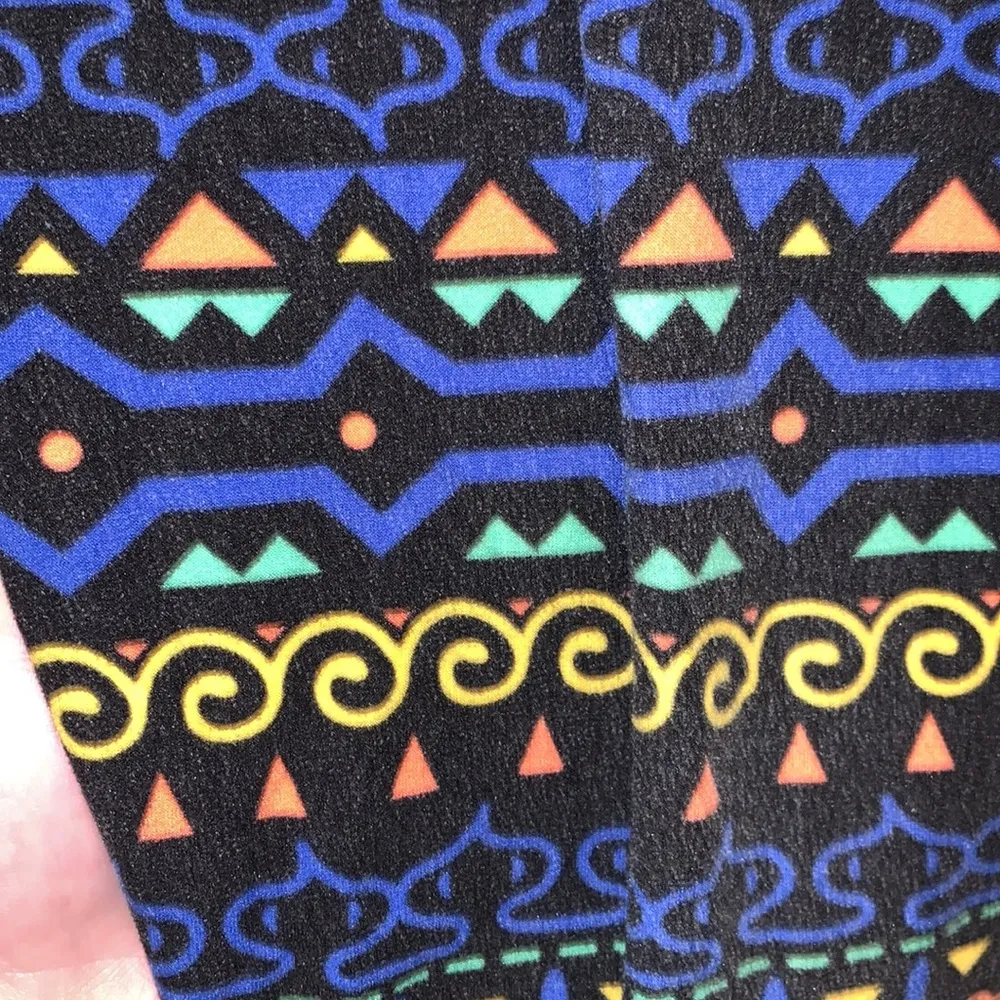 Lularoe tall & curvy colorful geometric pattern leggings - Image 4