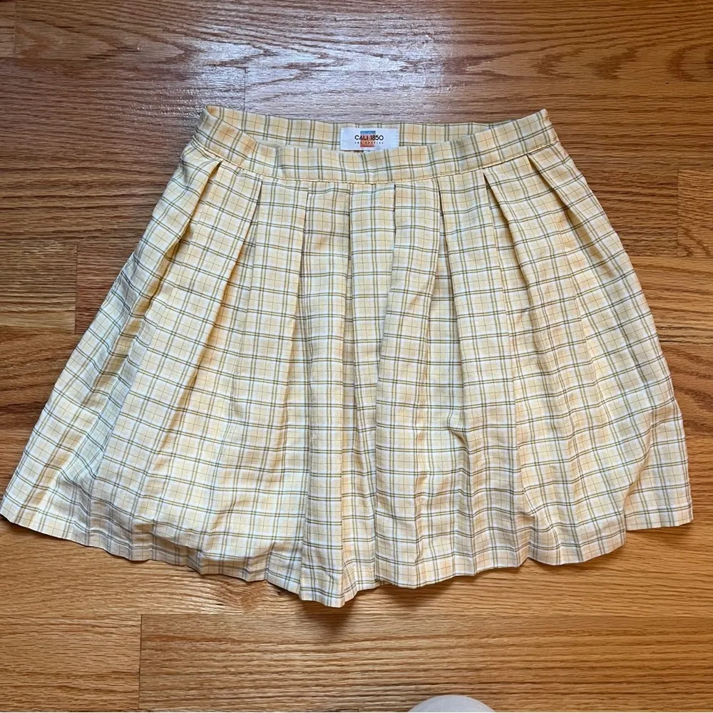 Cali 1850 yellow plaid skirt size small - Image 2