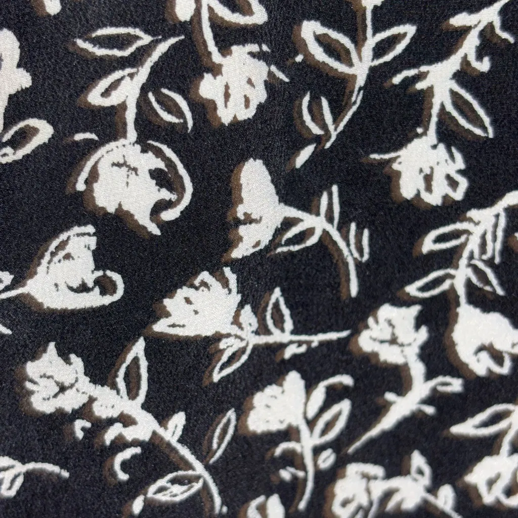 Vintage Saks Fifth Avenue silk black white floral Blouse size large.‎ - Image 3