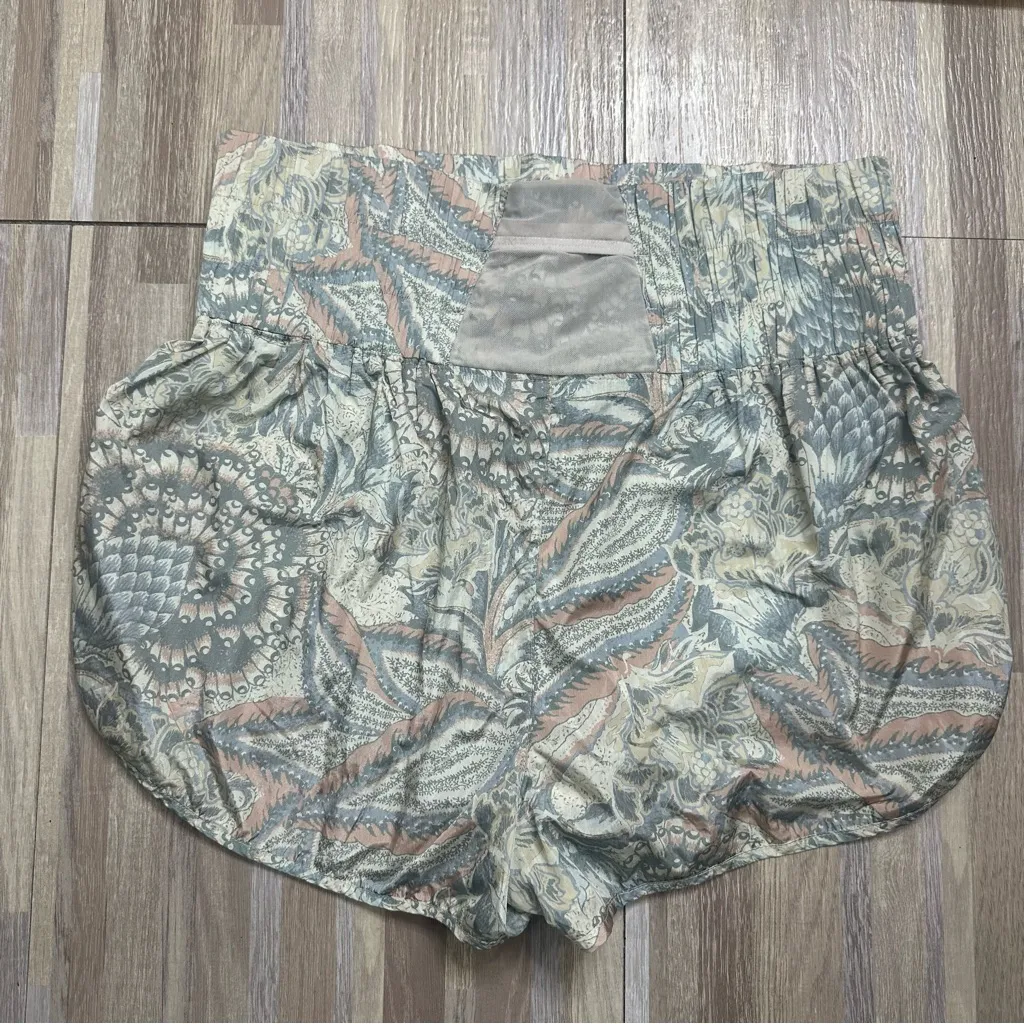 FP Movement by Free People Carpe Diem High Waist Shorts Size Large Green - Image 4