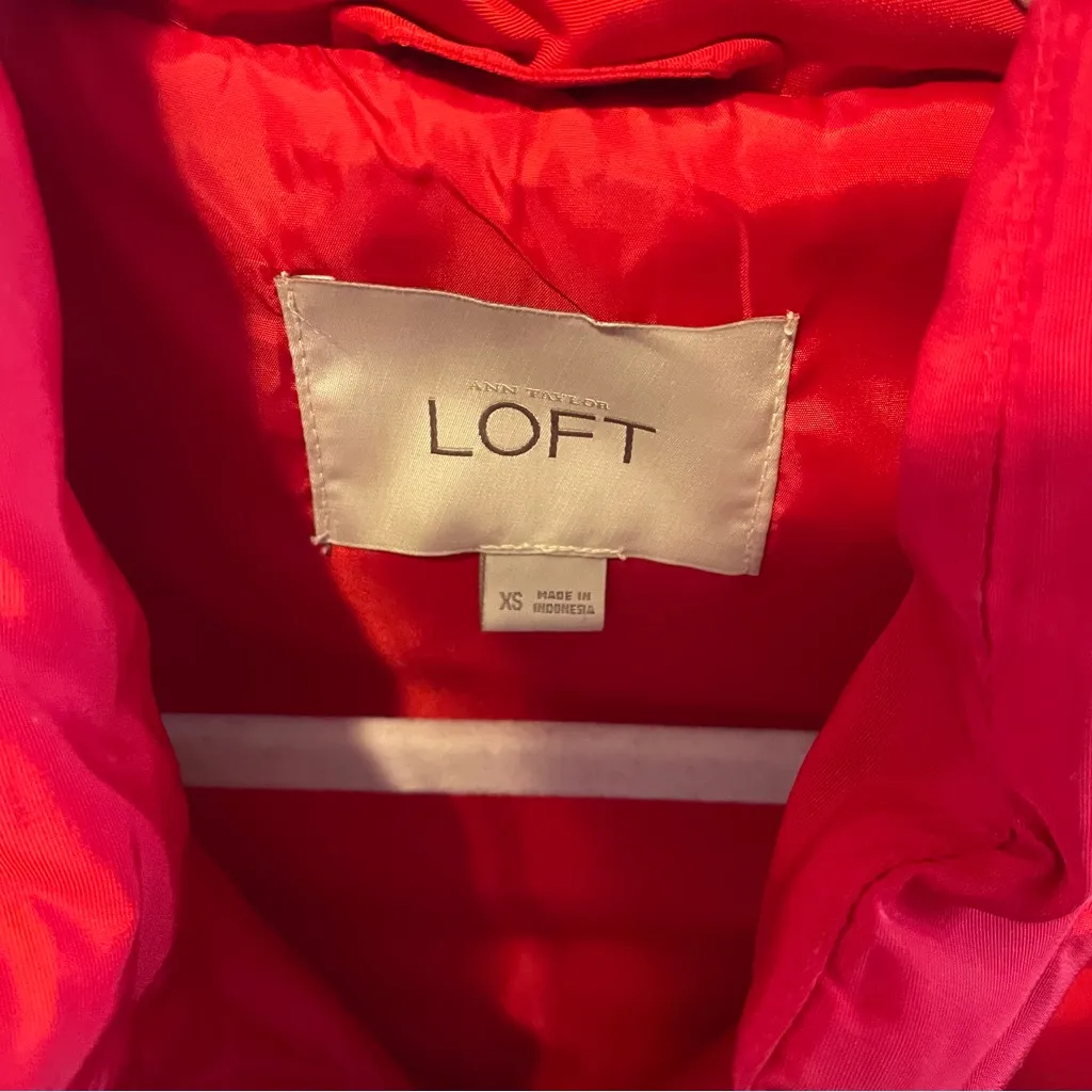 LOFT Bright Red Quilted Puffer Vest in M - Image 3