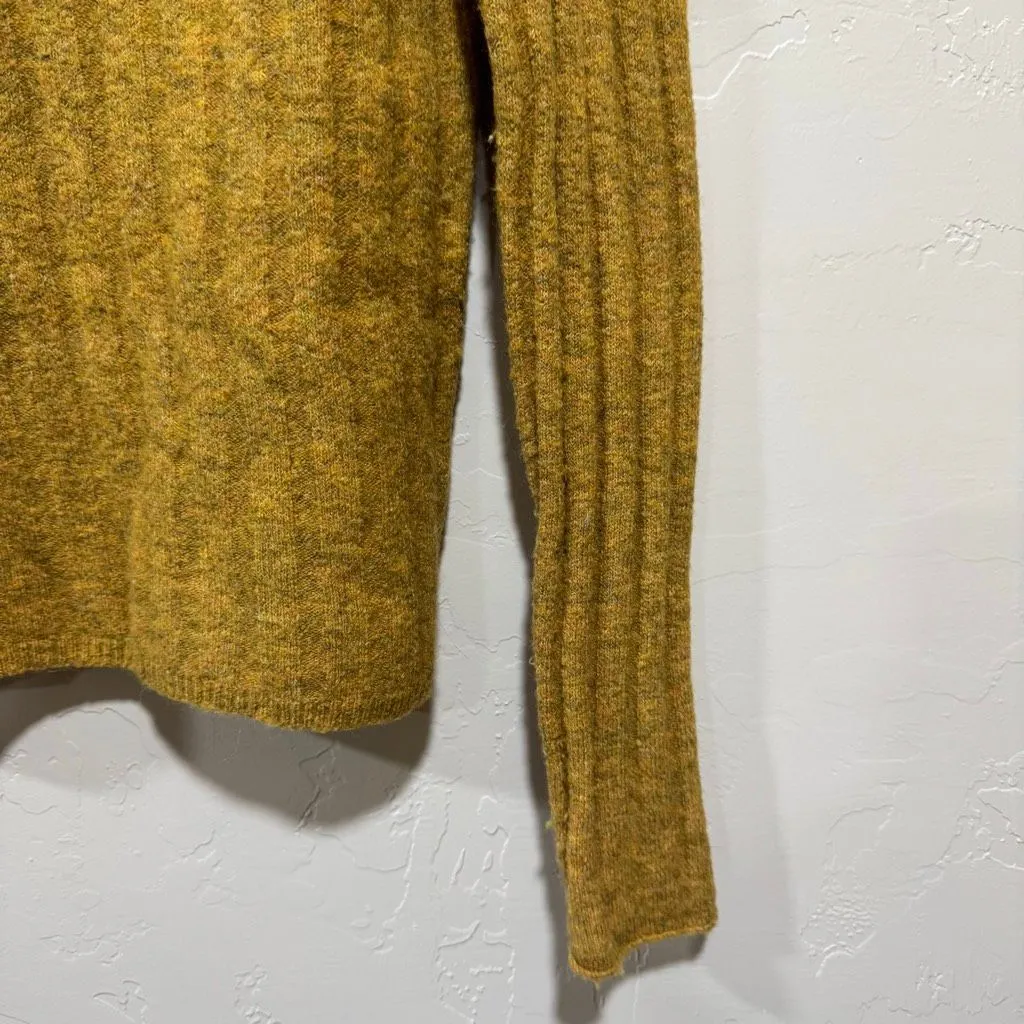 Madewell Evercrest Turtleneck Sweater in a heathered mustard yellow/gold color - Image 2