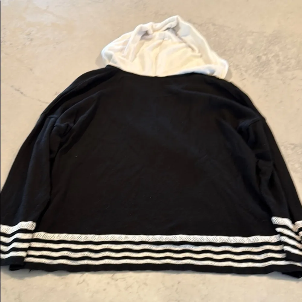 Angel Black and White Women's Hoodie Lightweight Sweater Top Size XL - Image 9