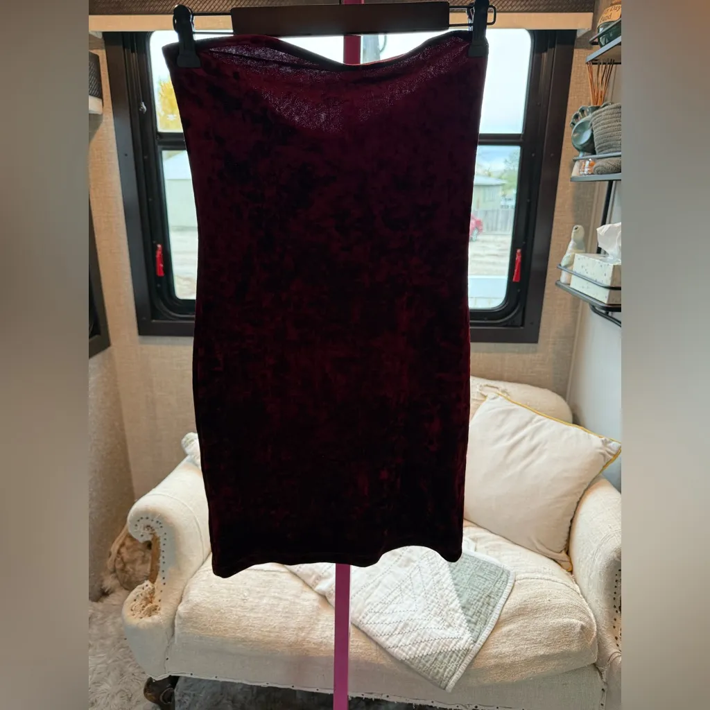 Garage Deep Red Velvet Dress size Medium - Image 3