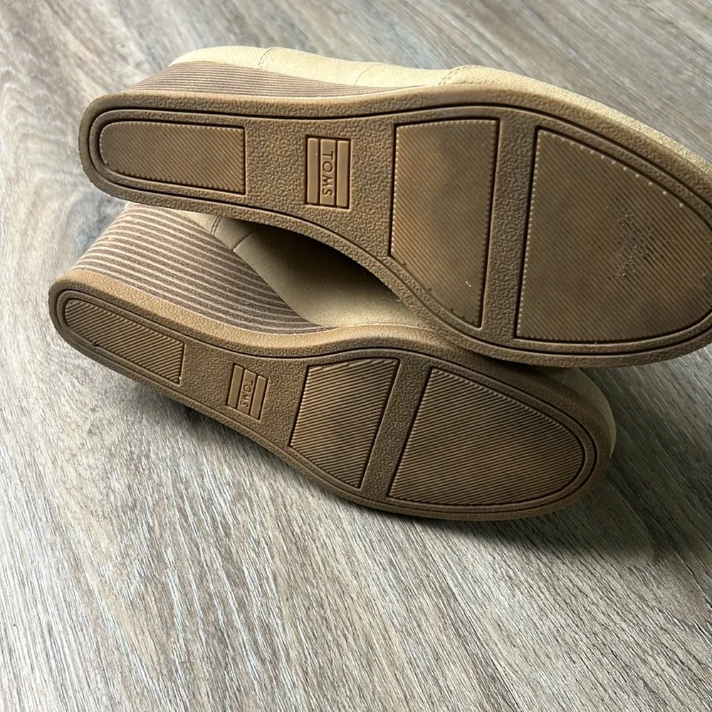 Tom’s Tan Wedge Ankle Boots Size 7 - Image 6