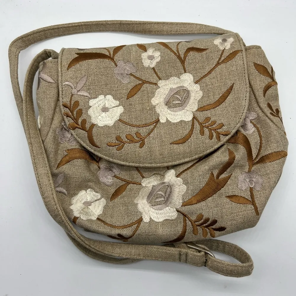 FRANKIE & JOHNNY embroidered floral tan and white shoulder bag - Image 7