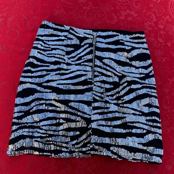 NEW  Skirt Bar‎ III 3 Black Sequin NWT - Size S Silver Animal Print Small - Image 4