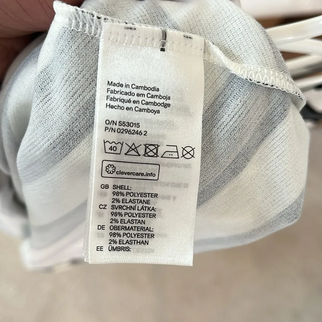 H&M black and white striped dress size medium - Image 9