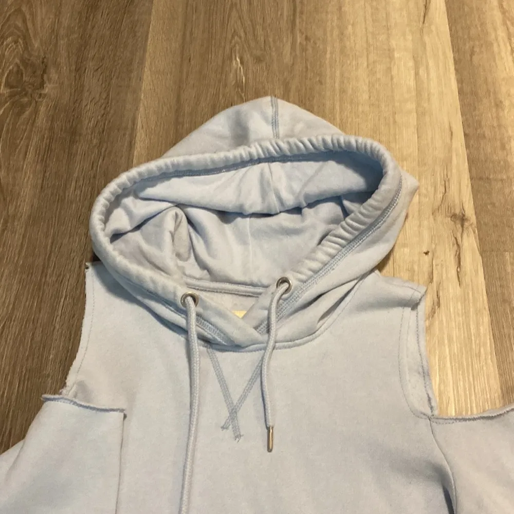 Hollister sleeves less hoodie size M - Image 3