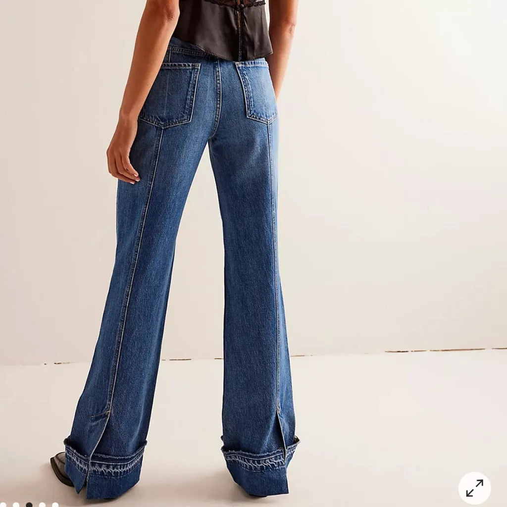 We The Free Distressed Blue Wide Leg Jeans 31 Fosse Mid Rise Flare Denim - Image 3