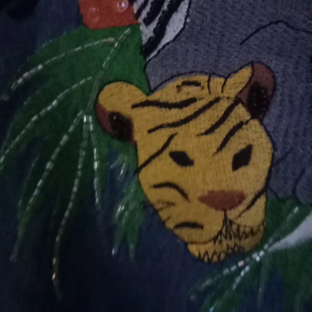 Quacker Factory M Wild Animal Denim Jungle Zoo Embroidered Casual Jacket Blue Size M - Image 3