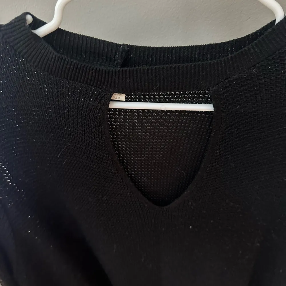 Mi Ami Black Cut Out Neck Light Weight Sweater Top Size L Made in USA - Image 3