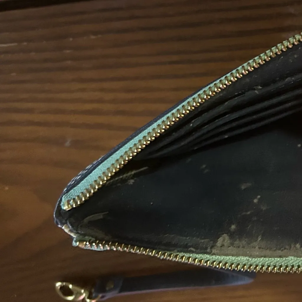 Fossil Women's Navy and Beige Wallet - Image 3