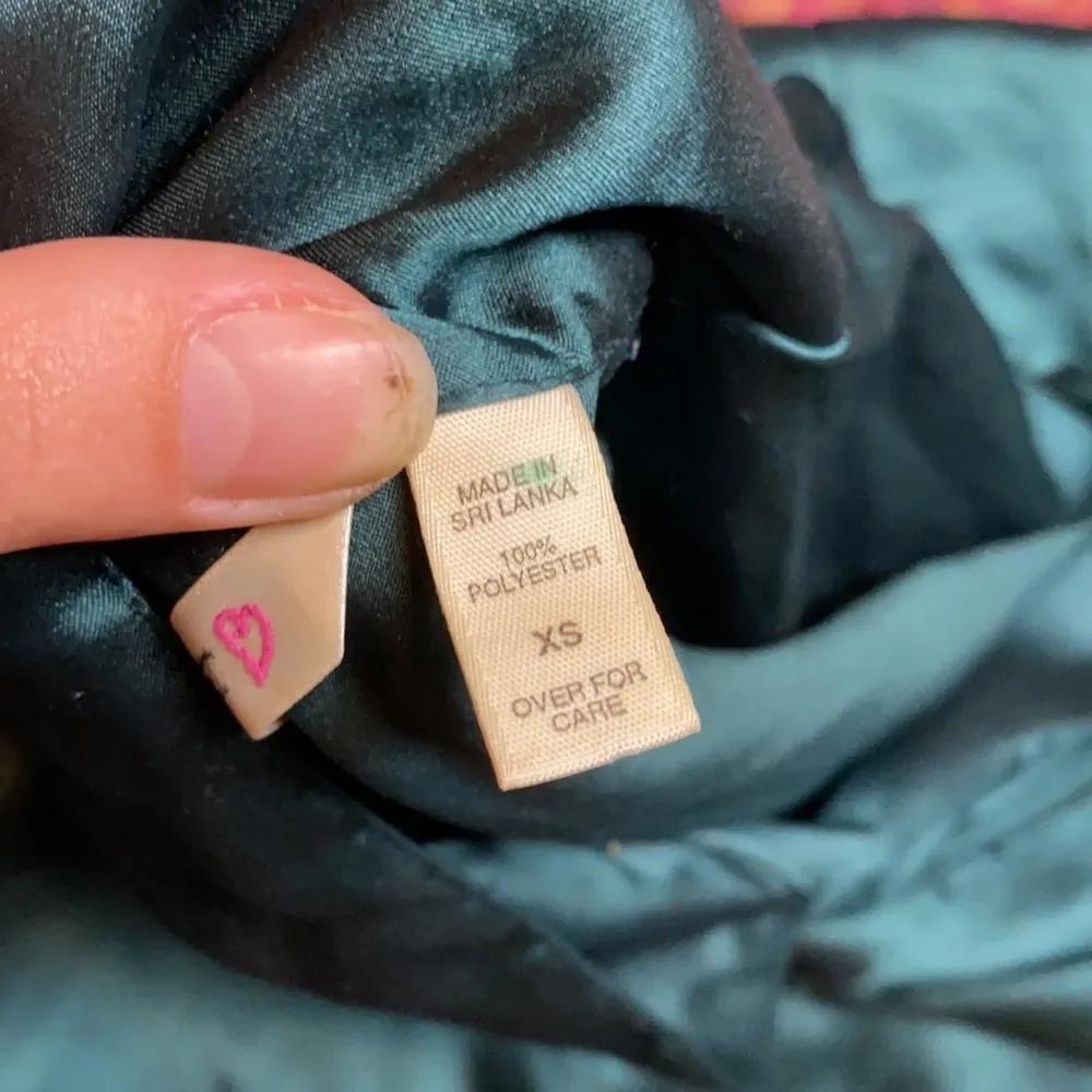 1997 VINTAGE VICTORIAS SECRET EMERALD GREEN SATIN PJ TOP BUTTON UP - Image 5