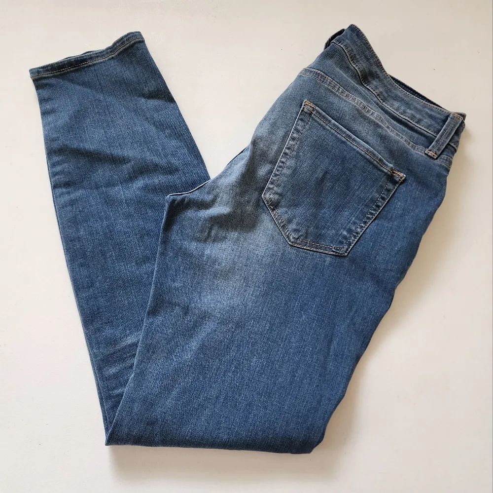 a.n.a Medium Lakeside Midrise Skinny Jeans Size 10 - Image 3