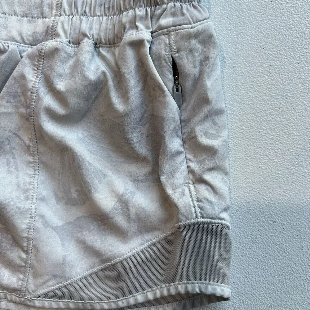 Lululemon  Hotty Hot Short Low Rise *2.5" Mini Tropical Shadow Starlight Size 6 - Image 5