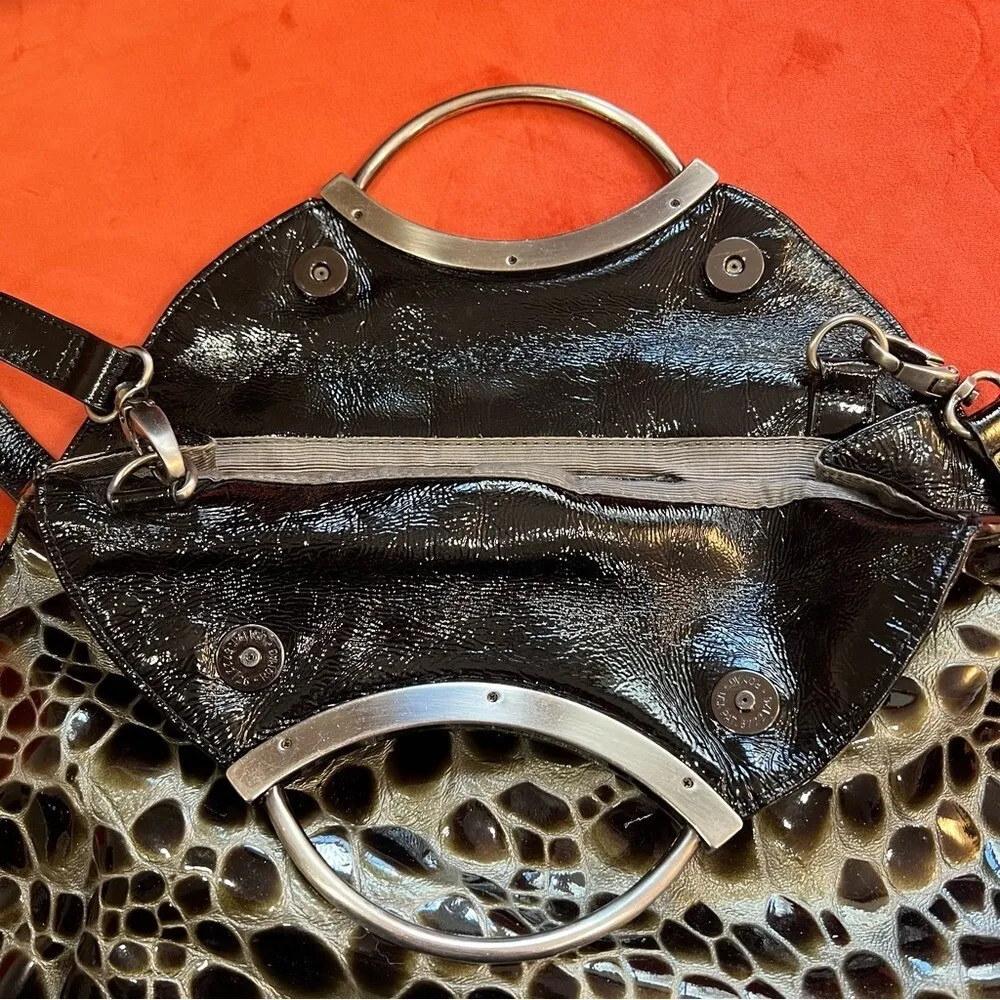 Vintage HOBO Intl Black Croc Embossed Patent Leather Silver Metal Handle Bag - Image 9