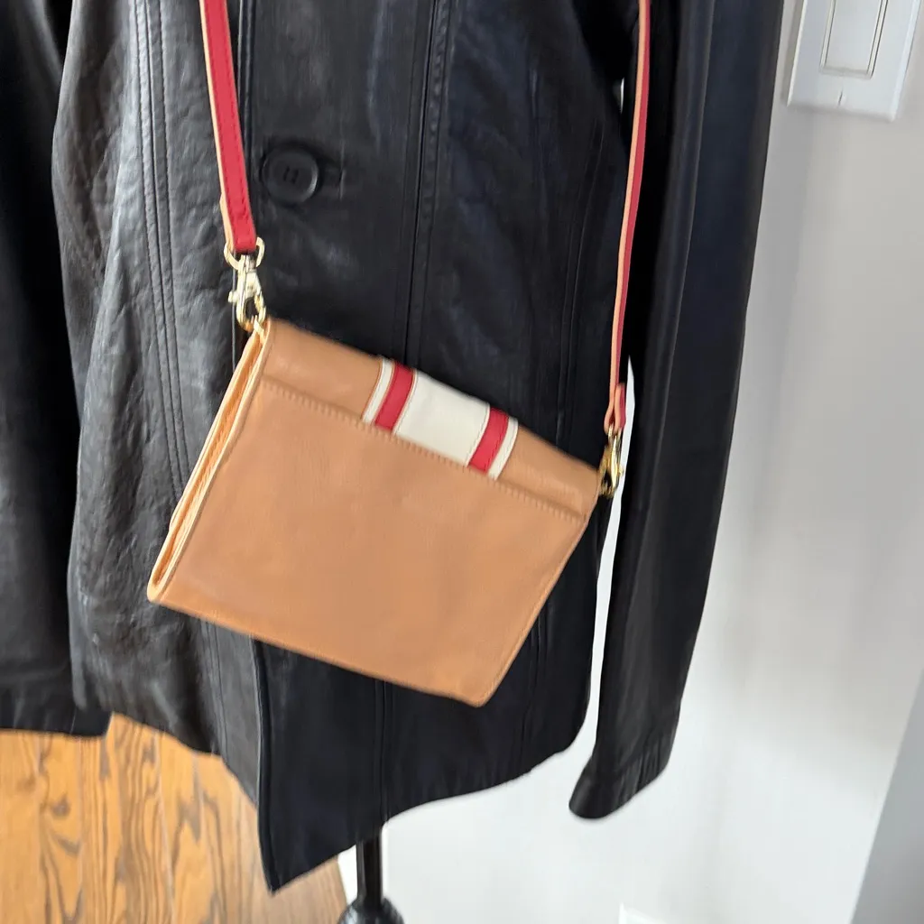 VINTAGE EMMA FOX LEATHER HAND BAG

Est - Image 4