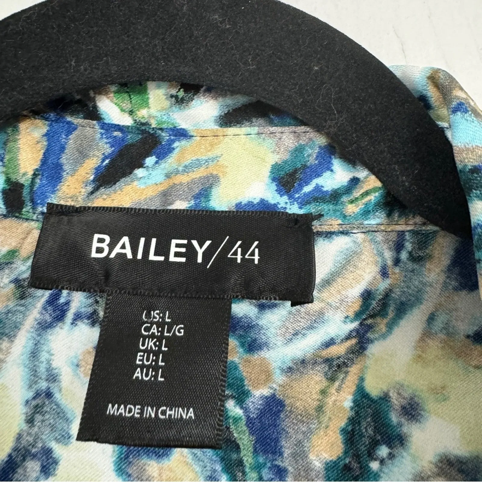 Bailey 44 Green Blue Starburst Print Wrap Blouse Women’s L Luxury Satin Shirt - Image 10