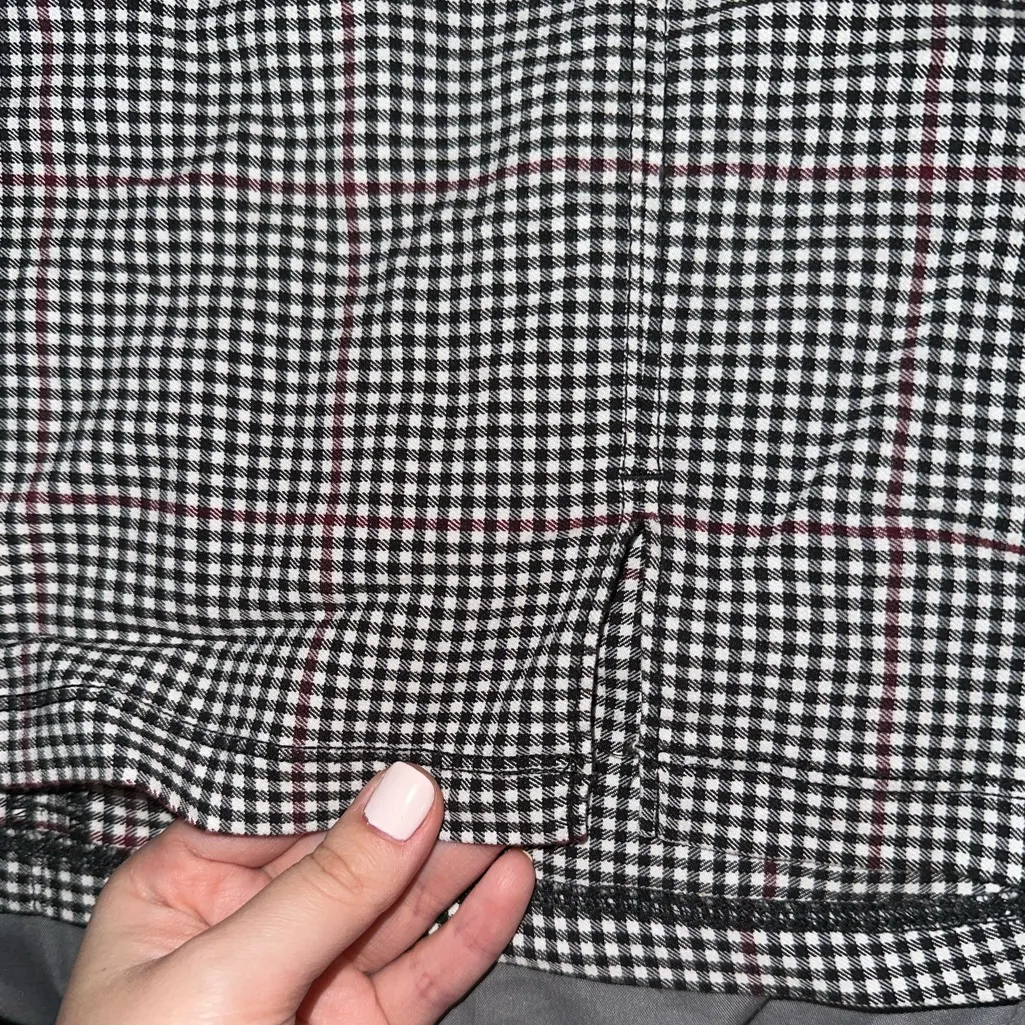 Hollister Gingham Mini Skirt Sz. M - Image 4