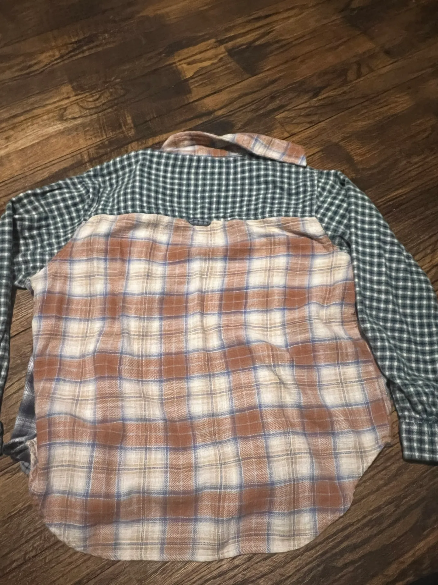Outfitters Flannel - Image 4