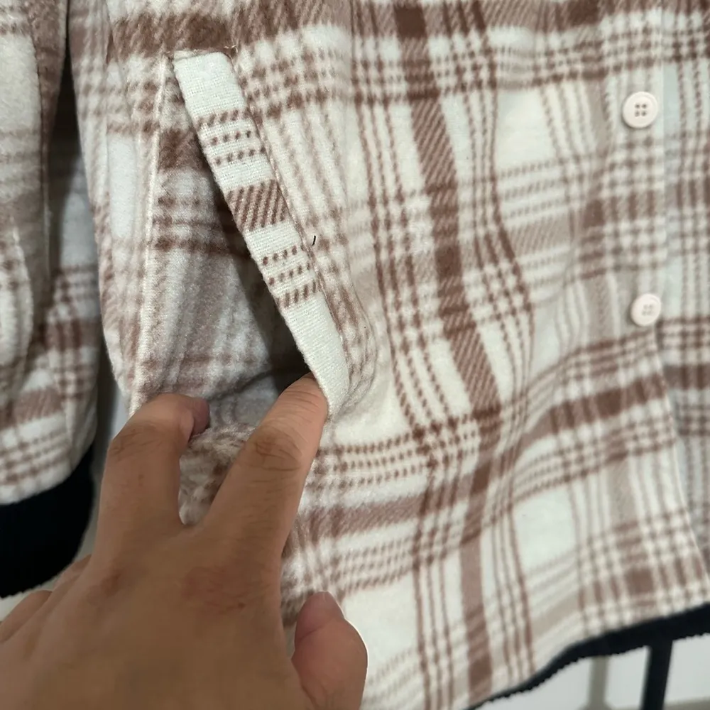 Love Tree Boutique Reversible Shacket L NWT - Image 4