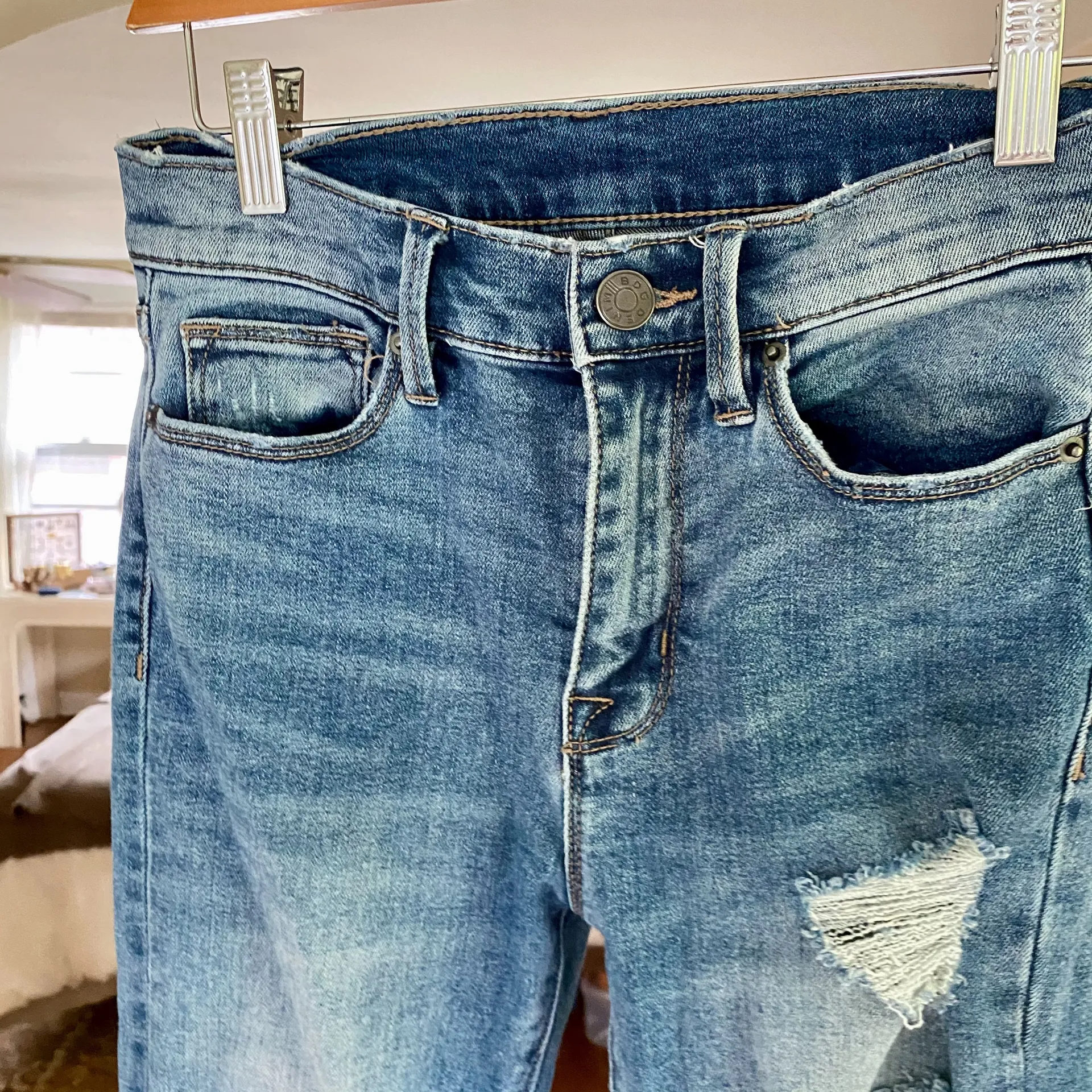 BDG Ripped  Jeans Size 24 - Image 7