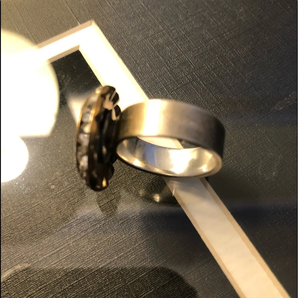 Blue stone Ring with crystal bezel - Image 6