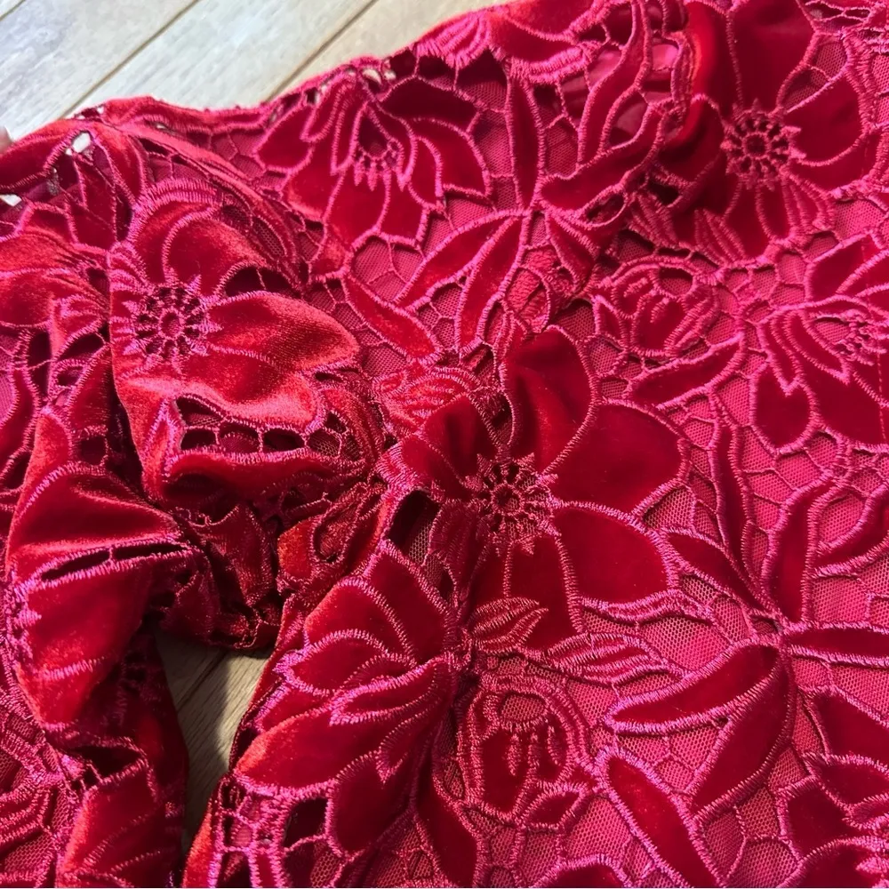 Boston Proper Women’s Velvet Floral Lace Duster Racing Red Size Small - Image 9