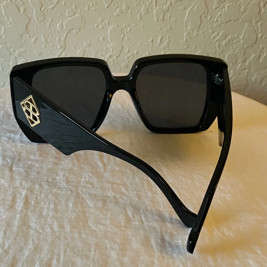 Brianna Cannon: Black Square Gold Tone Sunglasses - Image 7