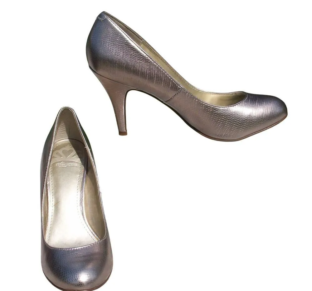Fergalicious by FERGIE Gold Metallic Textured Pump Shoe NIB Size 7.5 UTOPIA $65 - Image 2