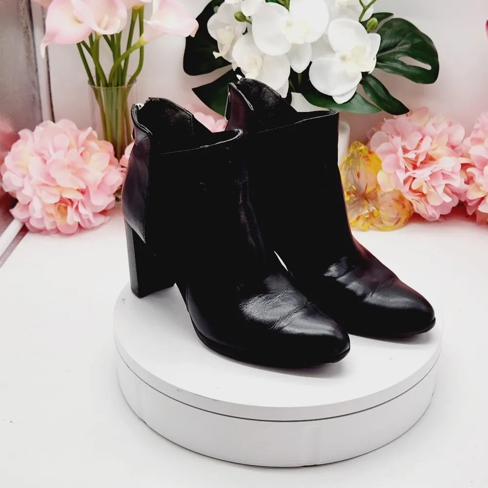 Adrienne Vittadini EUC Trinie Black Boots Women’s Size 8 Chunky Heel Booties. - Image 9