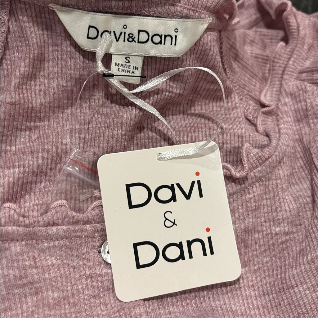 Davi‎ & Dani Pink Mineral Wash Ruffled Sleeve Blouse- Size Small - Image 7