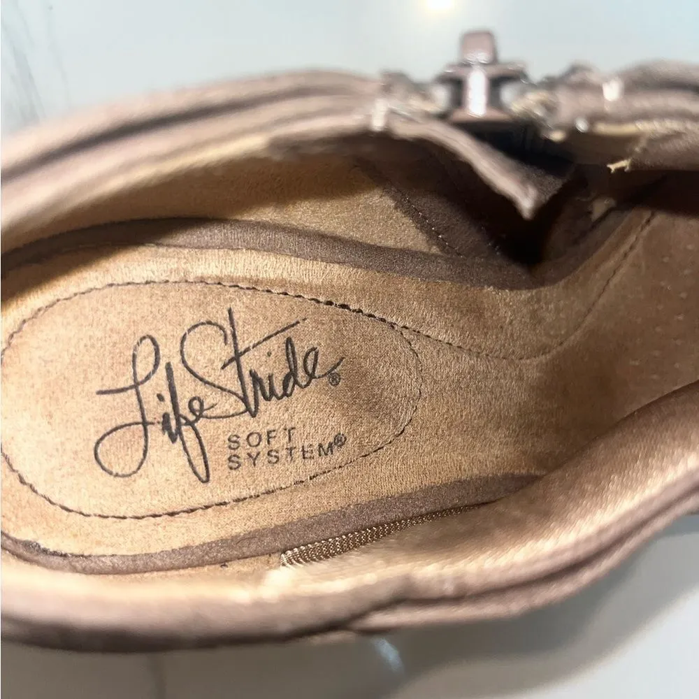 EUC Life Stride Womens Corie Draped Taupe Tan Suede Heeled Booties Size 8 - Image 10