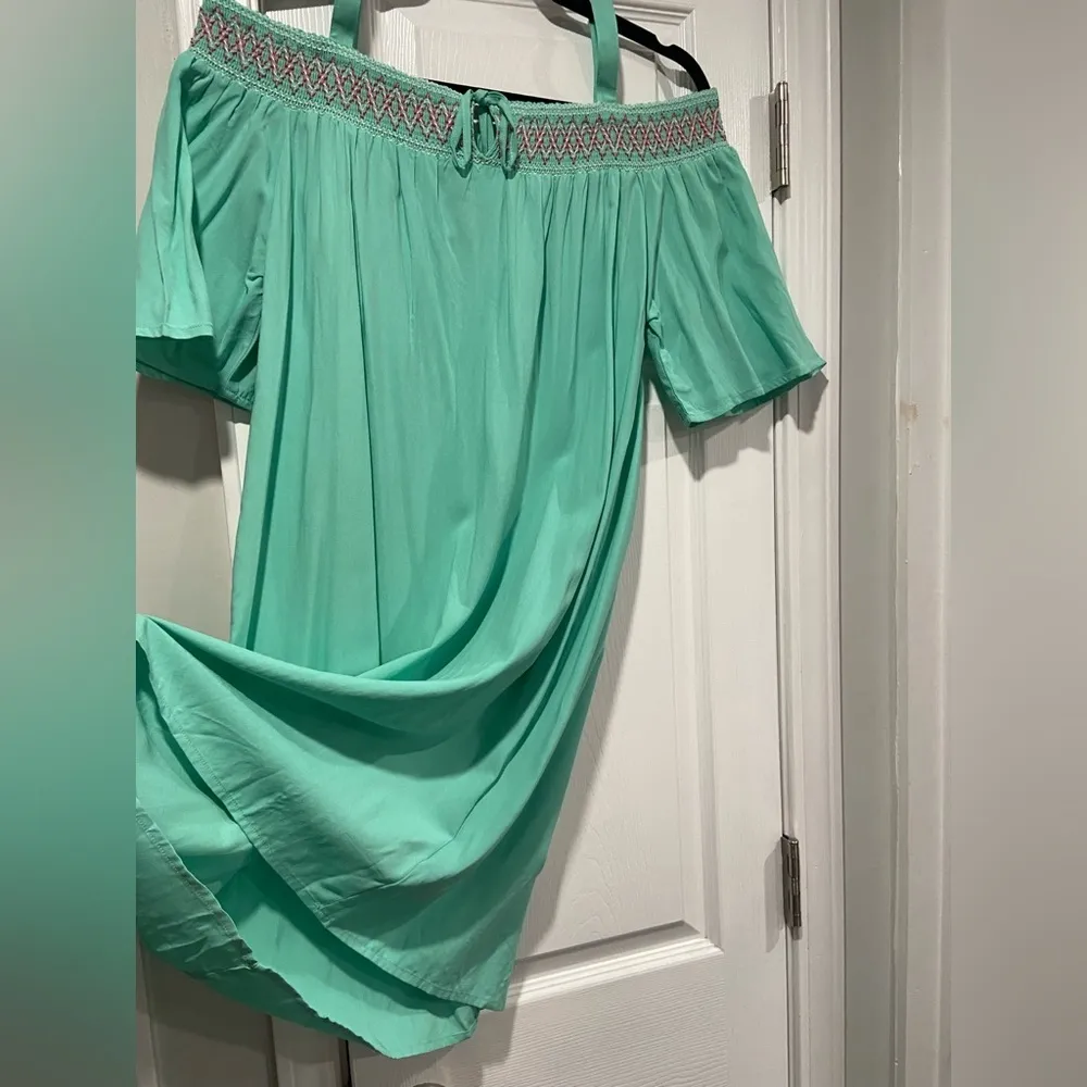 Caribbean Joe Size M Off the Shoulder Tie Neck Mint Green Pink Embroidered Dress - Image 3