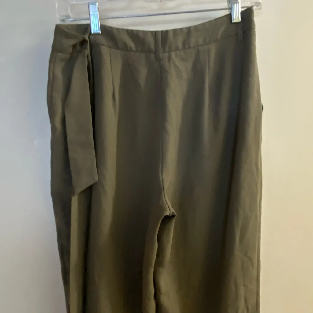 Forever 21 Womens Olive Sage Green Cropped Dress Pants M Medium Business Casual - Image 5