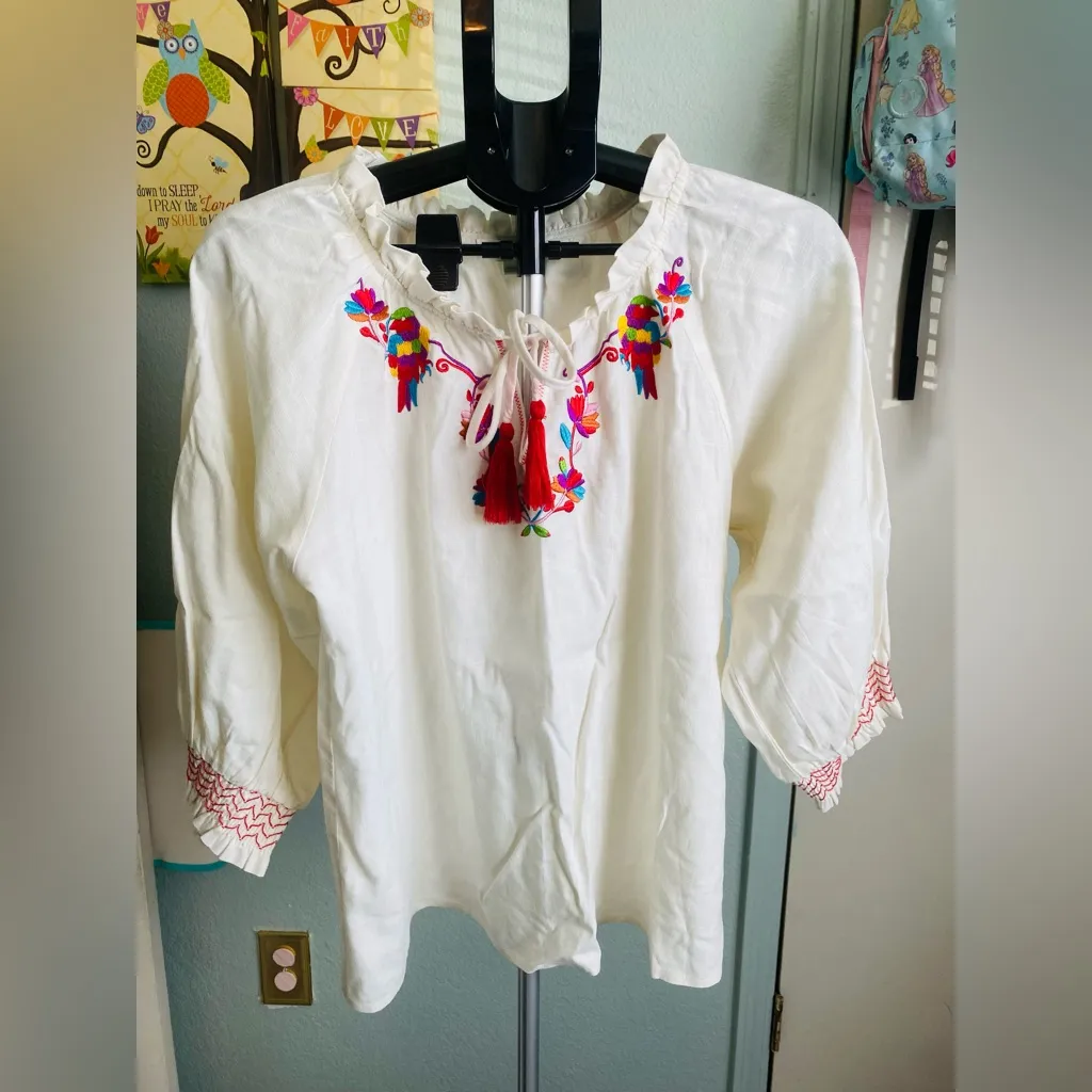 Jade by Melody Tam Ivory Embroidered Blouse Size Medium Line. Cotton Blend Red - Image 6