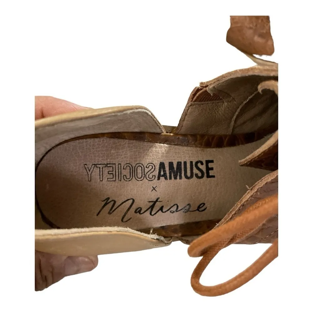 Amuse Society Women's
Brown Crocodile Print Almond
Toe Loafers Size 8.5 - Image 9